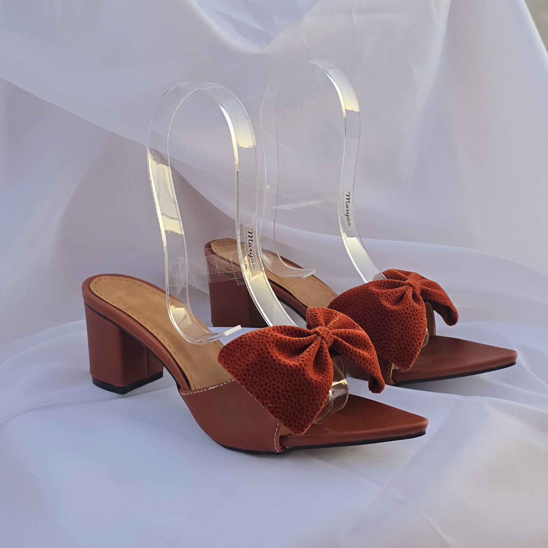 صندل مجلسی عسلی پاپیون قهوه ای (کد ۰۰۵۵)