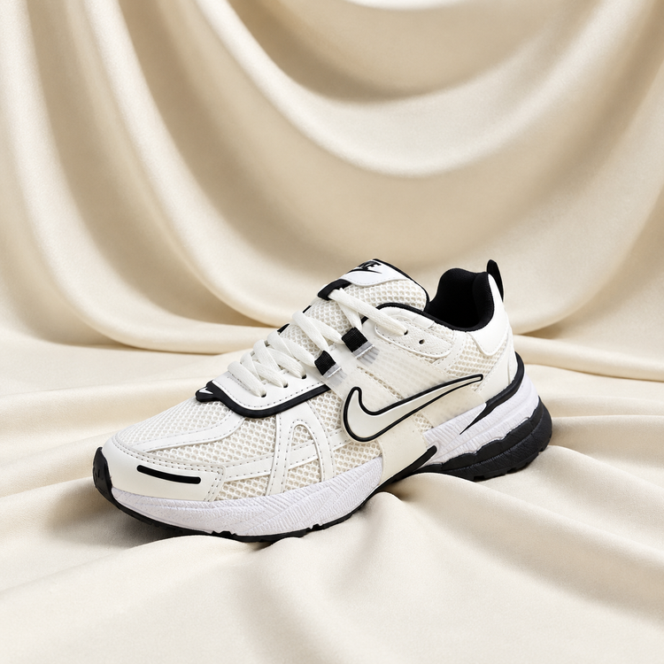 کفش کتونی نایکی زنانه سفید مشکی Nike V2K